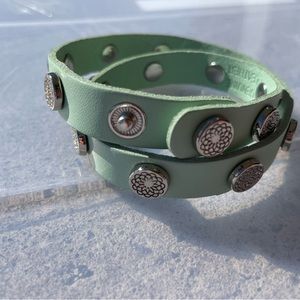 🔥 3/$25 - Green sea foam double wrap bracelet